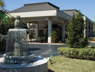 Hotel Days By Wyndham Airport 2*